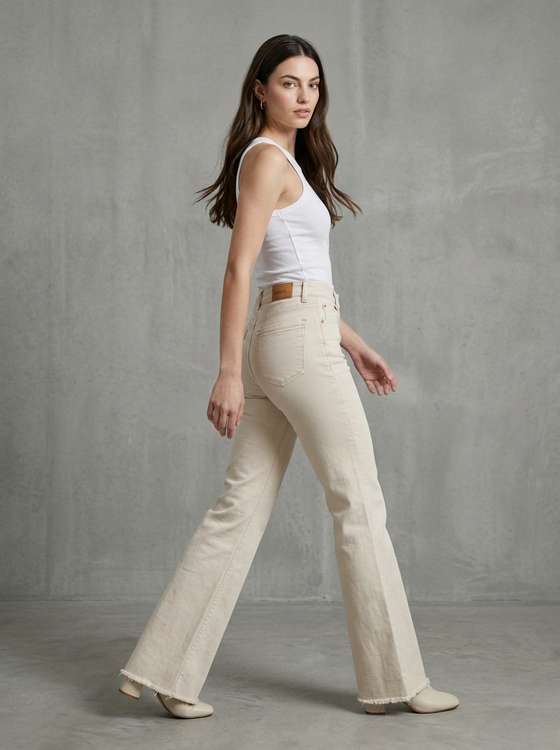 Basic Bootcut Jeans
