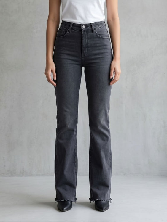 Basic Bootcut Jeans