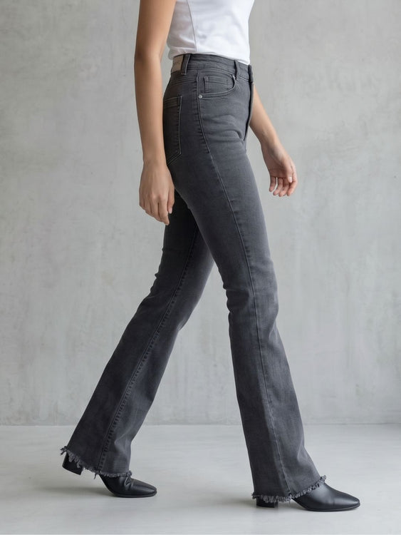 Basic Bootcut Jeans