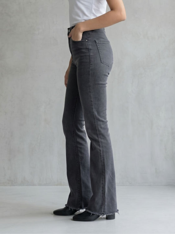 Basic Bootcut Jeans