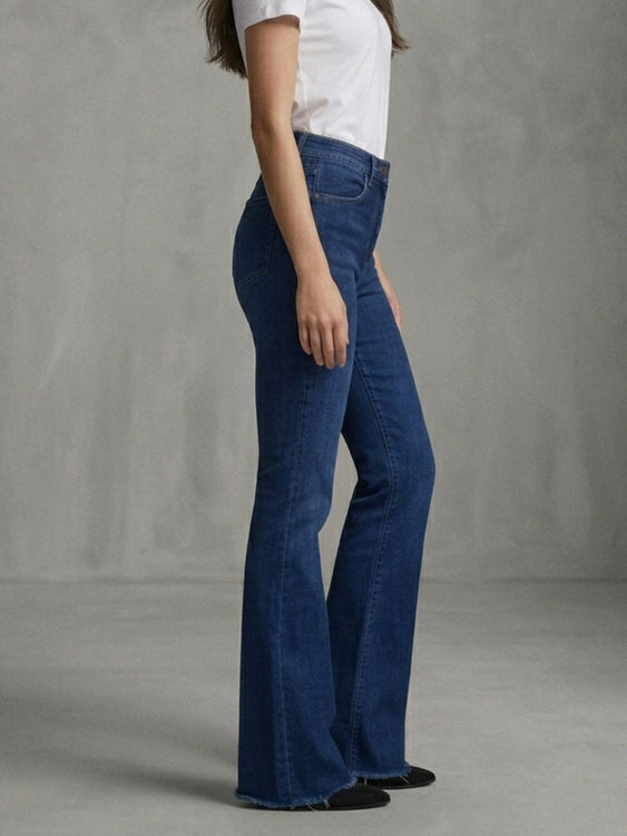Basic Bootcut Jeans